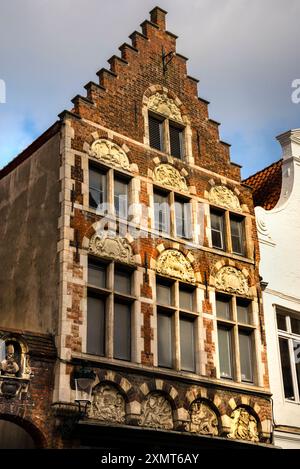 Pignon à marches en brique à Bruges, Belgique. Banque D'Images