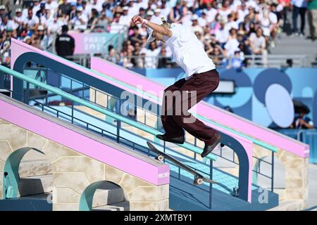 Paris, France. Crédit : MATSUO. 29 juillet 2024. Sora Shirai (JPN) Skateboard : finale de rue masculine lors des Jeux Olympiques de Paris 2024 à la Concorde à Paris, France. Crédit : MATSUO . K/AFLO SPORT/Alamy Live News Banque D'Images
