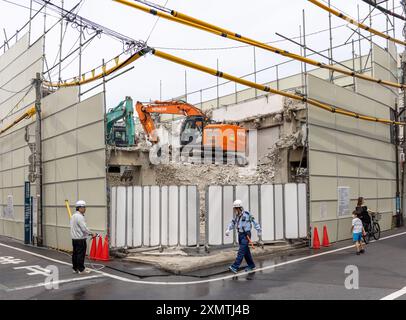 Nakano, Japon - 24 mai 2024 : Sonstruction, travaux de démolition dans la ville de Nakano, Tokyo Japon Banque D'Images