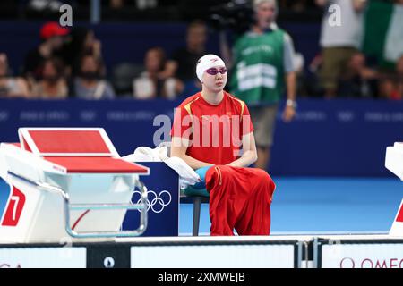 **CHINE CONTINENTALE, HONG KONG, MACAO ET TAIWAN OUT** la nageuse chinoise Tang Qianting remporte la médaille d'argent en finale féminine du 100m brasse à Paris Banque D'Images