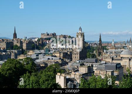 Édimbourg Écosse, Royaume-Uni 30 juillet 2024. Vue de Calton Hill sur la ville en direction de la vieille ville. crédit sst/alamy live news Banque D'Images