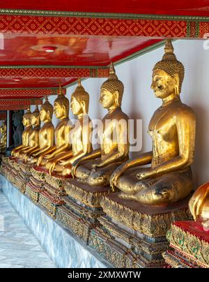 Images de Bouddha au cloître Phra Rabiang, complexe Wat Pho, Bangkok, Thaïlande Banque D'Images