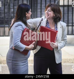 Londres, Royaume-Uni. 29 juillet 2024. Lisa Nandy, secrétaire d'État à la culture, aux médias et aux Sports, députée Wigan (à gauche) et Lucy Powell, chef de la Chambre des communes, députée Manchester Central. Les ministres du Parti travailliste assistent à la réunion du cabinet à Downing Street, Londres, Royaume-Uni crédit : Imageplotter/Alamy Live News Banque D'Images