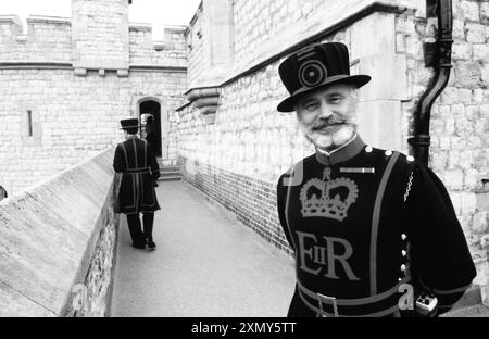 Les Beefeaters à la Tour de Londres Banque D'Images