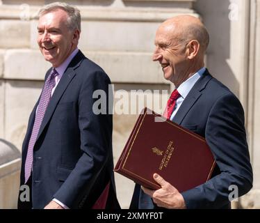 Londres, Royaume-Uni. 30 juillet 2024. L'amiral Sir Tony Radakin, chef d'état-major de la Défense (à gauche) et John Healey, secrétaire à la Défense, quittent une réunion du cabinet au 10 Downing Street London. Crédit : Ian Davidson/Alamy Live News Banque D'Images