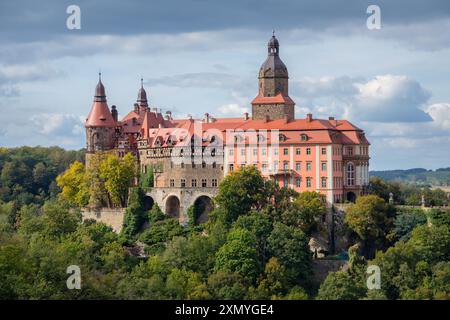 Vue sur le château de Ksiaz situé à Walbrzych, Pologne Banque D'Images