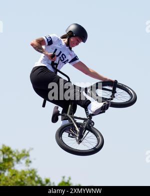 La américaine Perris Benegas lors de la qualification du Parc féminin à la Concord le quatrième jour des Jeux Olympiques de Paris 2024 en France. Date de la photo : mardi 30 juillet 2024. Banque D'Images