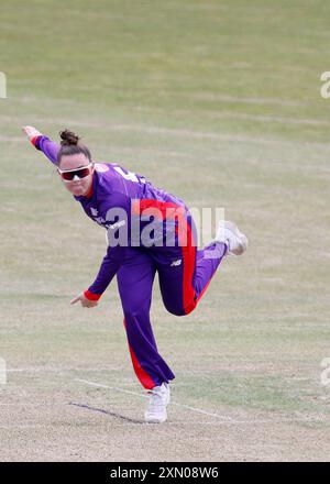 Lindsey Smith des Northern Superchargers lors du match des cent femmes à Headingly, Leeds. Date de la photo : mardi 30 juillet 2024. Banque D'Images