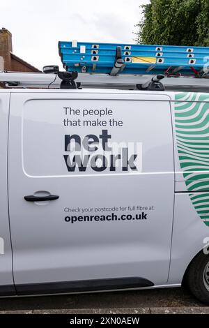 Openreach Works van avec slogan, Cherry Willingham, Lincoln, Lincolnshire, Angleterre, ROYAUME-UNI Banque D'Images