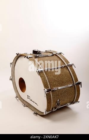 Trixon Eliptical Bass Drum, légendaire instrument elliptique / ellipsoïde unique conçu pour être joué avec deux pédales à la fois. Banque D'Images