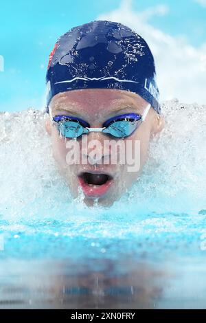 Paris, France. 30 juillet 2024. Léon Marchand participe au 200m papillon chaud masculin aux Jeux Olympiques de Paris 2024 à Paris, France, le 30 juillet 2024. Crédit : Xue Yuge/Xinhua/Alamy Live News Banque D'Images