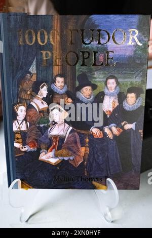 Harvington Hall, Harvington, Royaume-Uni. 27 juillet 2024. Melita Thomas présente « 1000 Tudor People » et signe des copies de son nouveau livre également intitulé « 1000 Tudor People ». Credit Mark Lear / Alamy Live News *** POUR USAGE ÉDITORIAL SEULEMENT *** Banque D'Images