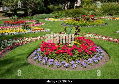 Exposition de literie d'été aux jardins botaniques de Sheffield, South Yorkshire, Angleterre. Banque D'Images