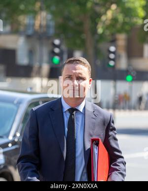 Londres, Royaume-Uni. 30 juillet 2024. Wes Streeting le député Wes - le secrétaire d'État à la santé et aux soins sociaux arrive au cabinet crédit : Richard Lincoln/Alamy Live News Banque D'Images