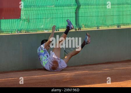 Playa de Gandía, Espagne, 21 juillet 2024. Joueur de tennis espagnol Carlos Sánchez Jover lors du tournoi Circuito Orysol Banque D'Images