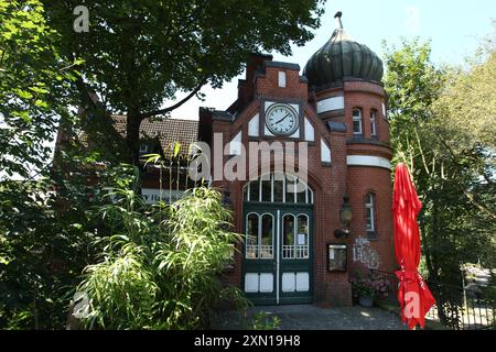 Die Gaststätte usine Hasselbrook am S-Bahnhof Hasselbrook. Nach über 30 Jahren schließt das Restaurant AM 31. Juli für immer Seine Pforten. Eilbek Hamburg *** le restaurant Factory Hasselbrook à la station Hasselbrook S après plus de 30 ans, le restaurant ferme définitivement ses portes le 31 juillet Eilbek Hamburg Banque D'Images