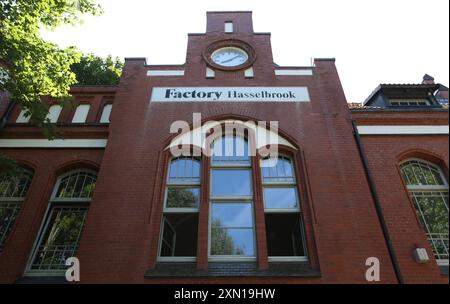 Die Gaststätte usine Hasselbrook am S-Bahnhof Hasselbrook. Nach über 30 Jahren schließt das Restaurant AM 31. Juli für immer Seine Pforten. Eilbek Hamburg *** le restaurant Factory Hasselbrook à la station Hasselbrook S après plus de 30 ans, le restaurant ferme définitivement ses portes le 31 juillet Eilbek Hamburg Banque D'Images