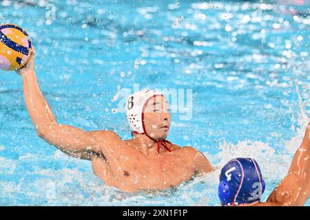 8 TAKATA Mitsuru (JPN), Japon (JPN) vs France (FRA) Water Polo Preliminary Round Group B aux Acquatic Centers, lors des Jeux Olympiques de Paris 2024, 30 juillet 2024, Paris, France. Crédit : Enrico Calderoni/AFLO SPORT/Alamy Live News Banque D'Images