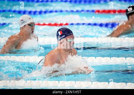 Paris, France. 30 juillet 2024. Le Français Léon Marchand participe aux demi-finales du 200 mètres brasse masculin aux Jeux Olympiques de Paris 2024 à l'Arena le Défense à Paris, France, le mardi 30 juillet 2024. Photo de Richard Ellis/UPI crédit : UPI/Alamy Live News Banque D'Images