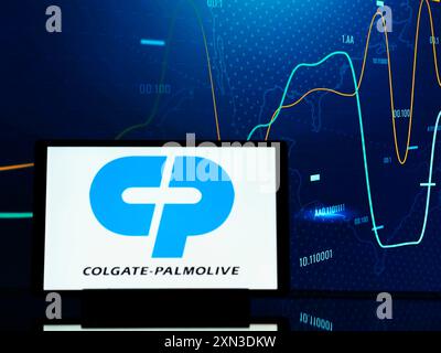 Allemagne - 30 juillet 2024 : dans cette illustration photo, le logo Colgate-Palmolive Company est affiché sur une tablette. Banque D'Images