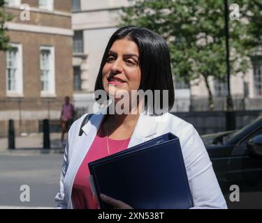 Shabana Mahmood, député de Birmingham Ladywood, Lord Chancelier et Secrétaire d'État à la Justice arrive au Cabinet Office. Banque D'Images