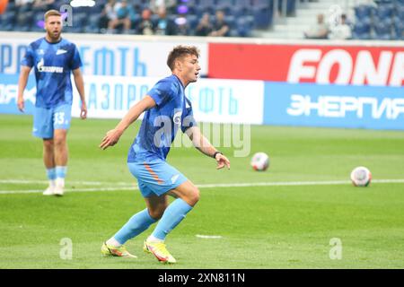 Saint-Pétersbourg, Russie. 30 juillet 2024. Andrey Mostovoy (17 ans) de Zenit vu en action lors de la Coupe Fonbet de Russie match de football entre Zenit Saint-Pétersbourg et Fakel à Gazprom Arena. Score final ; Zenit 3:0 Fakel Voronezh. Crédit : SOPA images Limited/Alamy Live News Banque D'Images