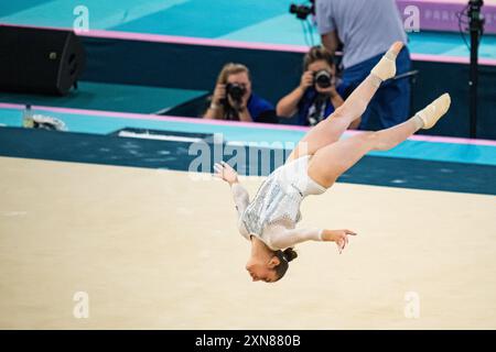 Paris, France. 30 juillet 2024. Angela Andreoli (ITA), gymnastique artistique, finale par équipe féminine aux Jeux Olympiques de Paris 2024 le 30 juillet 2024 à Bercy Arena à Paris, France - photo Baptiste Autissier/Panoramic/DPPI Media Credit : DPPI Media/Alamy Live News Banque D'Images