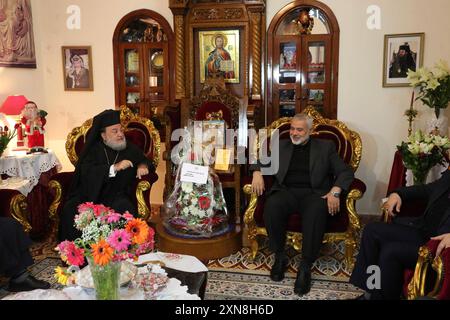 Président du bureau politique du mouvement islamiste palestinien Hamas, Ismail Haniyeh visite les DOSSIERS DE l'Église orthodoxe Président du bureau politique du mouvement islamiste palestinien Hamas, Ismail Haniyeh visite l'Église orthodoxe de la ville de Gaza le 9 janvier 2019. Les Gardiens de la révolution iraniens ont déclaré le 31 juillet 2024 que le chef du groupe militant palestinien Hamas, Ismail Haniyeh, avait été tué à Téhéran avec un de ses gardes du corps. Photo Ashraf Amra Gaza bande de Gaza territoire palestinien 310724 Archive Haniyeh 007 Copyright : xapaimagesxAshrafxAmraxxxapaimagesx Banque D'Images