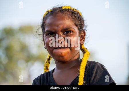 Darwin, Australie - 27 juillet 2024 : portrait d'un enfant aborigène australien au Royal Darwin Show 2024. Banque D'Images