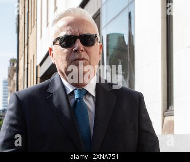 Londres, Angleterre, Royaume-Uni. 31 juillet 2024. L'ancien diffuseur de la BBC HUW EDWARDS arrive au tribunal de première instance de Westminster à Londres, accusé de trois chefs d'accusation de création d'images indécentes d'enfants. Suite à une enquête de la police métropolitaine, Edwards est accusé de posséder 37 photographies sur WhatsApp, dont six de la catégorie la plus grave, entre décembre 2020 et avril 2022. (Crédit image : © Thomas Krych/ZUMA Press Wire) USAGE ÉDITORIAL SEULEMENT! Non destiné à UN USAGE commercial ! Banque D'Images