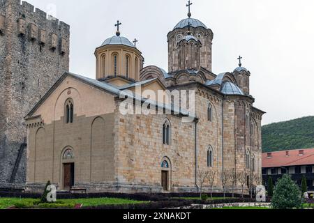 Le monastère de Manasija, également connu sous le nom de Resava, est un monastère orthodoxe serbe fondé en Serbie par le despote Stefan Lazarevic entre 1406 et 1418. Banque D'Images