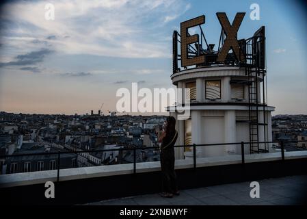 FRANCE-CINÉMA-PAYSAGE-PARIS vue de Paris depuis la terrasse du Grand Rex, le plus grand et le plus prestigieux cinéma de Paris. Paris, le 30 juillet 2024. PARIS ILE-DE-FRANCE FRANCE COPYRIGHT : XANDREAXSAVORANIXNERIX FRANCE-CINEMA-SCAPE-PARIS-AS ASAVORANINERI-9 Banque D'Images