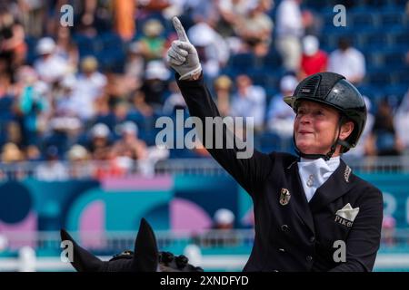 Versailles, France. 31 juillet 2024. Isabell WERTH chevauchant WENDY DE FONTAINE, Equestre, dressage Team et Grand Prix individuel lors des Jeux Olympiques de Paris 2024 le 31 juillet 2024 au Château de Versailles à Versailles - photo Christophe Bricot/DPPI Media Credit : DPPI Media/Alamy Live News Banque D'Images