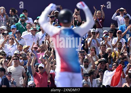 Versailles, France. 31 juillet 2024. Olympia, Paris 2024, cyclisme, BMX, Freestyle, hommes, finale, Anthony Jeanjean de France jubel.t crédit : Sina Schuldt/dpa/Alamy Live News Banque D'Images