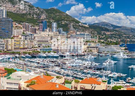 Monte Carlo, Monaco. Photo vue sur la mer prise un jour ensoleillé d'été Banque D'Images