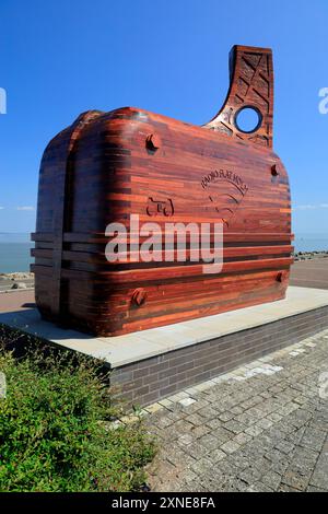 La sculpture Radio Flat Holm, conçue par l'artiste Glenn Davidson. Célébration de la première transmission radio sans fil en eau libre par Guglielmo Marcon Banque D'Images