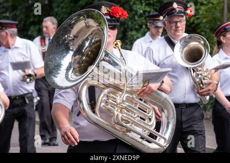 Ballyclare, Irlande du Nord - 27 août 2022 : les membres du groupe Silver défilent à la Royal Black institution samedi dernier. Banque D'Images