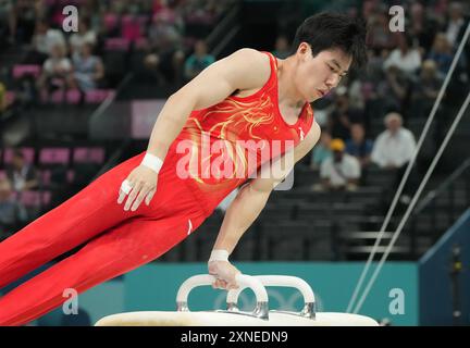 Paris, France. 31 juillet 2024. Boheng Zhang de la République populaire de Chine se produit sur le cheval de pommeau lors de la finale de gymnastique masculine tout autour des Jeux Olympiques d'été à Paris, France, le mercredi 31 juillet 2024. Photo de Pat Benic/UPI crédit : UPI/Alamy Live News Banque D'Images