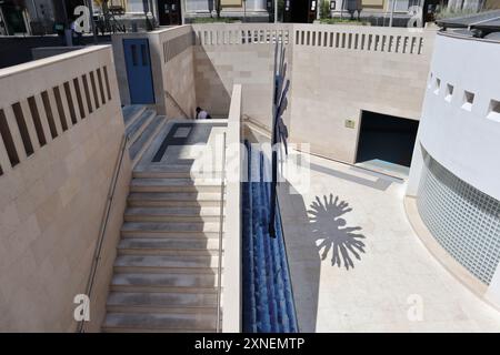 Napoli - Scala di accesso della stazione métro Chiaia sur la Piazza Santa Maria degli Angeli Banque D'Images