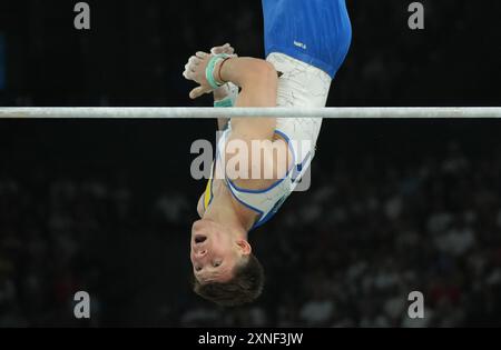 Paris, France. 31 juillet 2024. Illia Kovtun, de l'Ukraine, se produit sur la barre horizontale lors de la finale de gymnastique masculine tout autour des Jeux olympiques d'été à Paris, en France, le mercredi 31 juillet 2024. Photo de Pat Benic/UPI crédit : UPI/Alamy Live News Banque D'Images