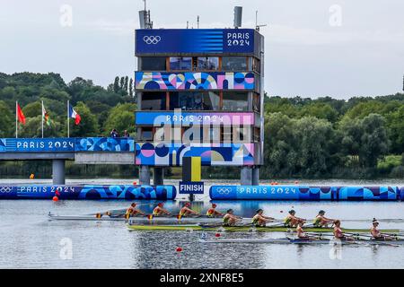 MOROSAN Ioana Madalina de Roumanie, CIOTAU Emanuela Ioana de Roumanie, UNGUREANU Alexandra de Roumanie, cires Patricia de Roumanie Quadruple Sculls d'aviron femmes lors des Jeux Olympiques Paris 2024 le 31 juillet 2024 au stade nautique de Vaires-sur-Marne à Vaires-sur-Marne, France - photo Gregory Lenormand/DPPI Media/Panoramic Credit : DPPI Media/Alamy Live News Banque D'Images