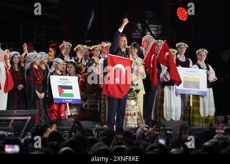 ISTANBUL, TURKIYE - 23 AVRIL 2024 : le maire d'Istanbul, Ekrem Imamoglu, lors de la Journée de la souveraineté nationale et des enfants de Turkiye le 23 avril à Istanbul Banque D'Images