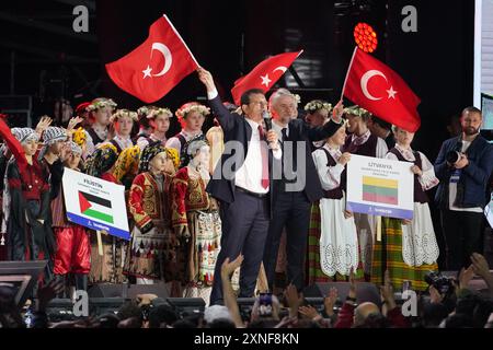 ISTANBUL, TURKIYE - 23 AVRIL 2024 : le maire d'Istanbul, Ekrem Imamoglu, lors de la Journée de la souveraineté nationale et des enfants de Turkiye le 23 avril à Istanbul Banque D'Images