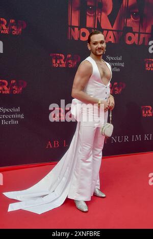 TRAPPE : PAS DE SORTIE Das criblage spécial TRAPPE von : NO WAY OUT Riccardo Simonetti im Zoopalast in im Kino Zoo Palast in Berlin, AM 31.07.2024 *** TRAP NO WAY OUT la projection spéciale de TRAP NO WAY OUT Riccardo Simonetti au Zoopalast au cinéma Zoo Palast de Berlin, le 31 07 2024 Photopress Mueller Banque D'Images