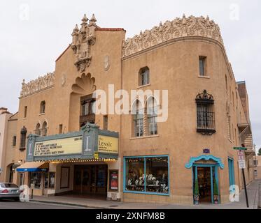 Santa Fe, NOUVEAU-MEXIQUE - 23 septembre 2021 : le Lensic Performing Arts Center est situé dans un bâtiment de style « hispano-mauresque » construit à l'origine comme théâtre et vaudeville Banque D'Images