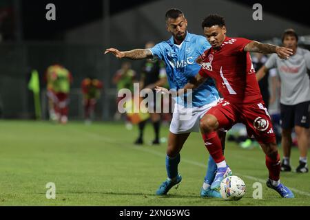 Leonardo Spianazzola de Napoli lors du match amical Napoli et Brest au stade Teofilo Patini de Castel Di Sangro, Italie centrale du Sud - dimanche 31 juillet 2024. Sport - Soccer . (Photo de Alessandro Garofalo/LaPresse) crédit : LaPresse/Alamy Live News Banque D'Images