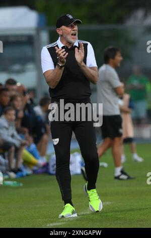 Castel di Sangro , Italie, 31 juillet ,2024 entraîneur des gestes de Brest pendant le match de football amical entre SSC Napoli vs Brest :Agostino Gemito/ Alamy Live News Banque D'Images