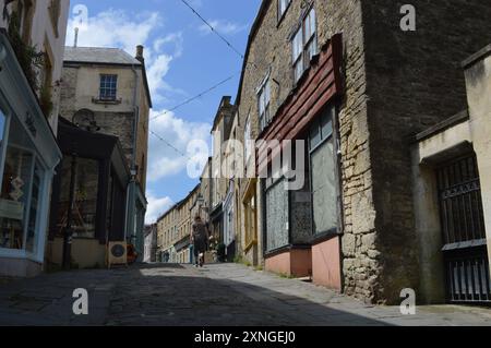 Je regarde Catherine Hill à Frome. Somerset, Angleterre, Royaume-Uni. 18 juin 2024. Banque D'Images