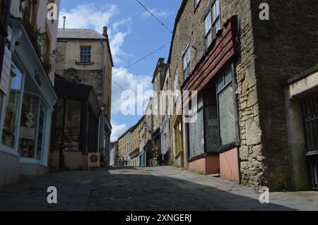 Je regarde Catherine Hill à Frome. Somerset, Angleterre, Royaume-Uni. 18 juin 2024. Banque D'Images