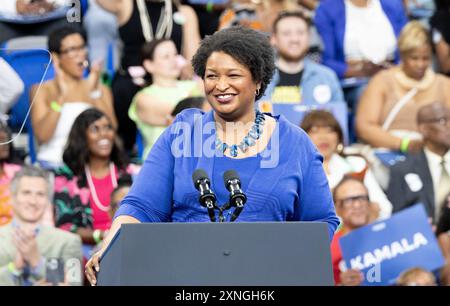 Atlanta, États-Unis. 30 juillet 2024. Stacey Abrams prend la parole lors d'un rassemblement de campagne à Atlanta, Géorgie, le 30 juillet 2024. Le vice-président Harris est le candidat démocrate présumé à la présidence pour les élections de 2024 après que le président Biden ait annoncé qu'il se retirait de la course et soutenait Harris. (Photo de Lawrence Cooper/Sipa USA) crédit : Sipa USA/Alamy Live News Banque D'Images